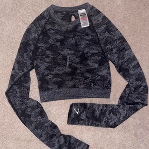 ADAPT CAMO SEAMLESS LONG SLEEVE CROP TOP